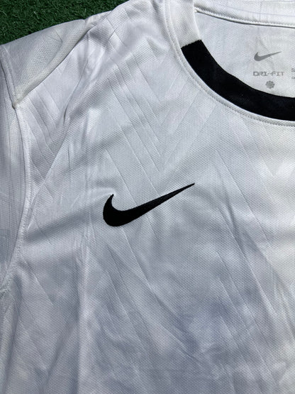 Camisa Uruguai 25/26 -Torcedor -Imperfeição quase imperceptível no tecido | FutMantos