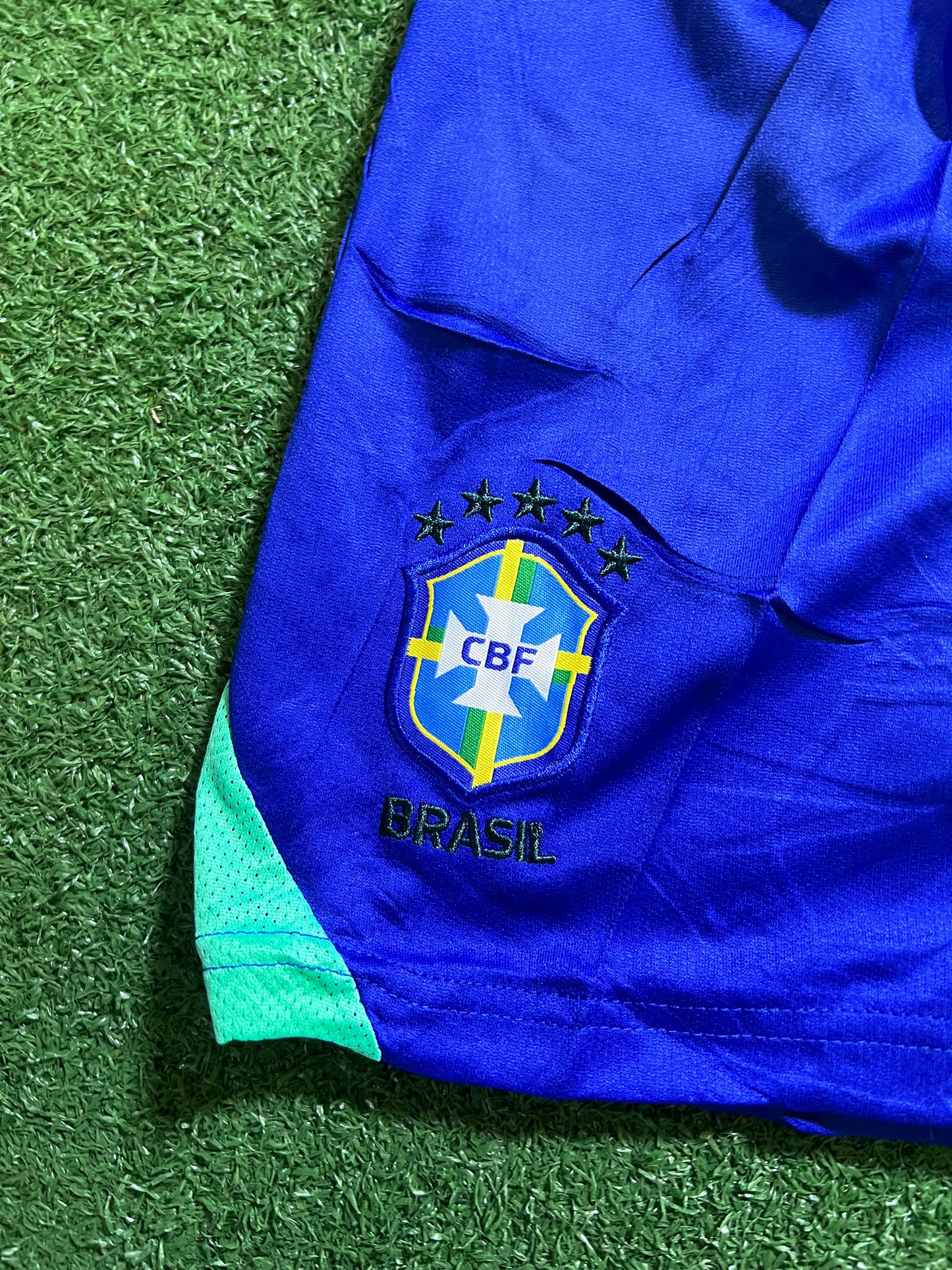 kit Infantil Brasil 26/27 -Gola Escura - Amarelo - FutMantos