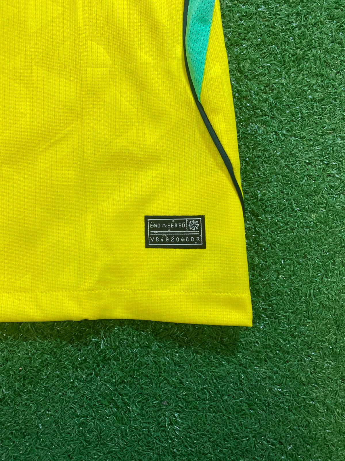 [TAM P, M] Camisa Brasil Amarela I 26/27 - Torcedo(com Gola em Verde Mais Escuro)| FutMantos