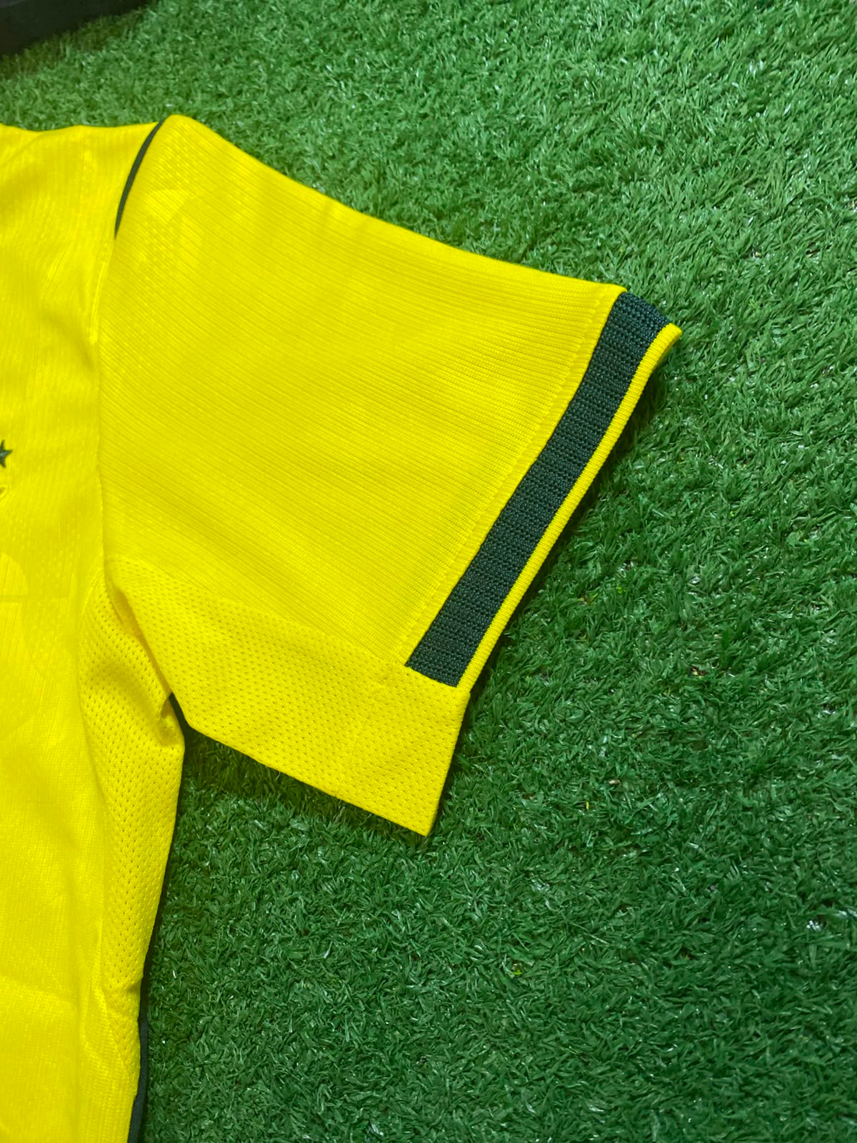 [TAM P, M] Camisa Brasil Amarela I 26/27 - Torcedo(com Gola em Verde Mais Escuro)| FutMantos