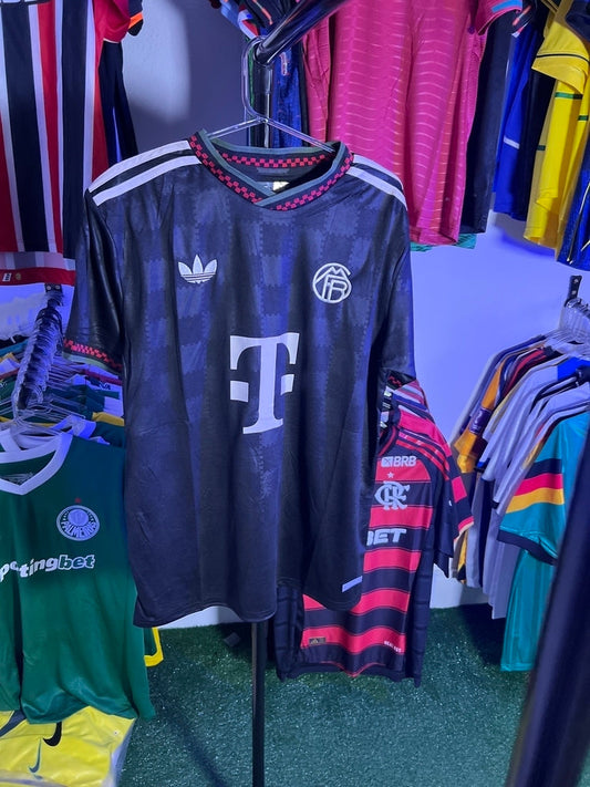 Bayern III 25/26 Torcedor|FutMantos